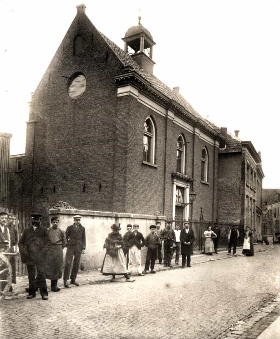 Voormalige synagoge aan de Kwekelstraat eind 19de eeuw