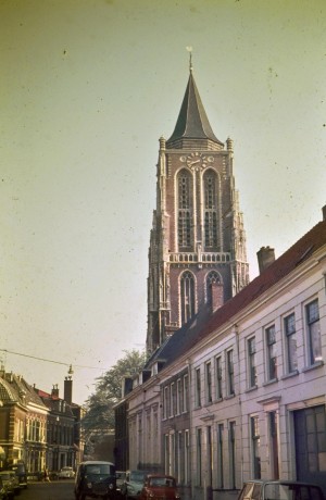 Boerenstraat met de Grote Toren, Gorinchem rond 1971