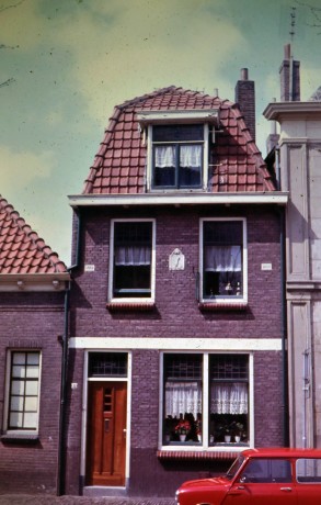 Krommenhoek 31 gevelsteen Kromhout Gorinchem rond 1971