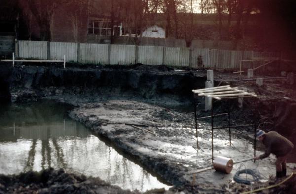 Muurresten Blauwe Toren gevonden tijdens bouwwerkzaamheden aan de Krabsteeg te Gorinchem in 1983-1984