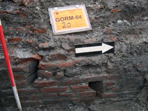 Keizerstraat 2a, stadsmuur (2004)