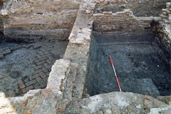 Krijtstraat 6 – 12, Hof Arkels & Grote School (2002)