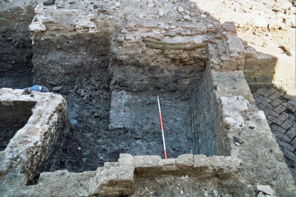 Krijtstraat 6 – 12, Hof Arkels & Grote School (2002)